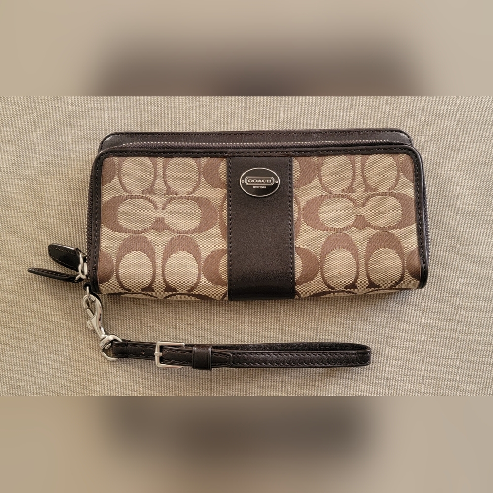 Coach Wallet/Wristlet